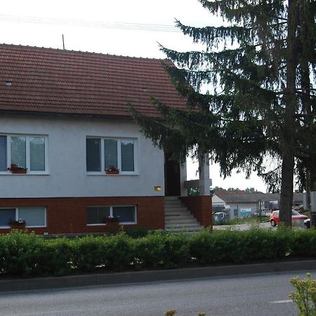 Penzion Na Rozcestí Svatoborice Exterior foto